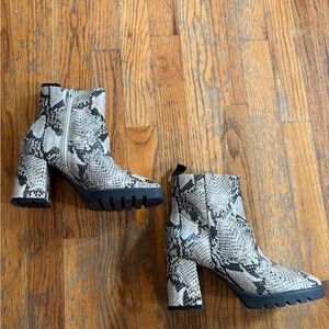 SCHUTZ Size 6.5b Women’s Leather Snakeskin Ankle Booties Block Heel Size